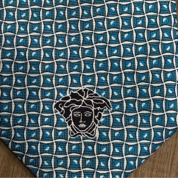 Gianni Versace Tie Blue Geometric  100% Silk Italy Luxury Medusa Logo Necktie 58 - Picture 3 of 9